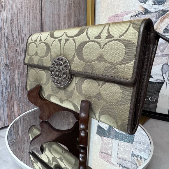 COACH Gold and Brown trifold long Wallet leather interior - EUC - Picture 3 of 17